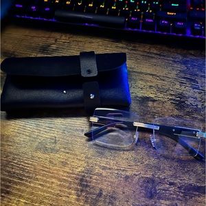 CLEAR FRAMELESS GLASSES